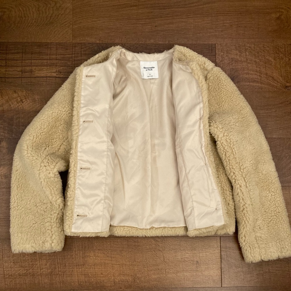 Abercrombie & Fitch Cream Sherpa ButtonUp Jacket Collarless Teddy Jacket Size S